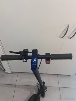 Predám elektrickú kolobežku Xiaomi Mi Electric Scooter Pro - 7
