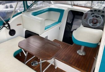 Kajutový motorový člun Aquatron 2165 AFT - 7