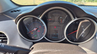 Chevrolet Cruze 1.6 - 7