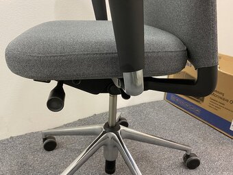 Kancelářská židle Vitra ID Trim Pc 31300,- NOVÁ - 7
