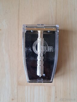 Retro klíčenky, přívěsky, ořezávátka,turistické známky - 7