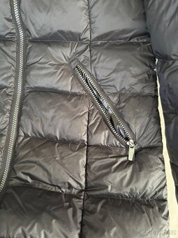 Černá péřová bunda prošívaná - 7