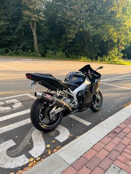 Yamaha R1 - 7