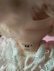 Značená porcelánová holčička s mikádem - 7