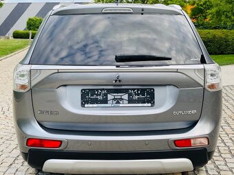 Mitsubishi Outlander 2.2Di-D 4x4 AUTOMAT SENZORY SERVISKA - 7