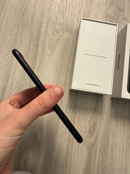 IPhone SE 128 GB černý - 7