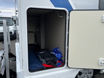 Obytné auto Renault Ahorn 595, držák na moto, solár, mrkýza - 7