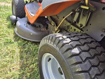 Zahradní sekací traktor Husqvarna TC 138. - 7