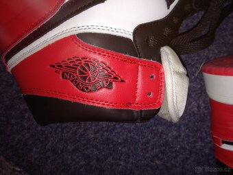 Pánské boty Nike Air jordan 1MID VEL 44, číslo 9. - 7