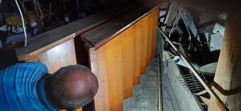 Prodám interierové modřínové schody z masivu. - 7