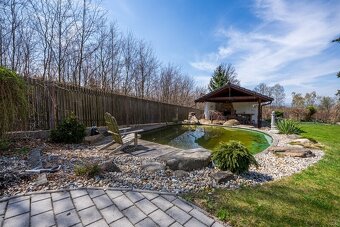 Prodej nadstandartního domu 342 m2 , s pozemkem 1534 m2, Sru - 7