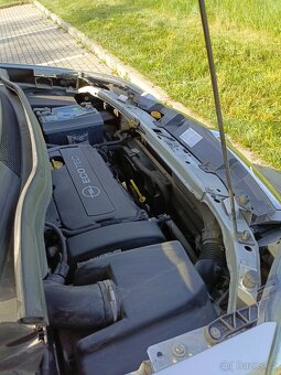 7 míst Opel Zafira B 1.6. 16V 85kW benzin rv 2009 naj 219tkm - 7