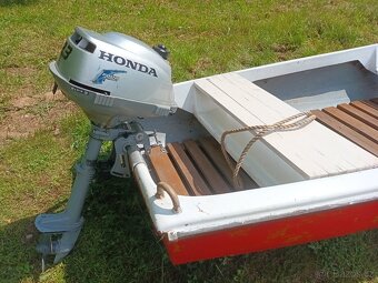 laminátová pramice s motorem Honda - 7