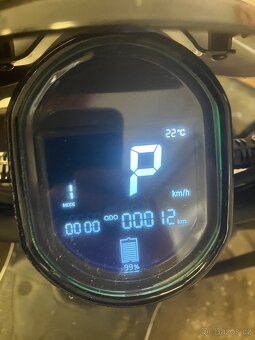 Elektrický skúrt najeto 12 km - 7