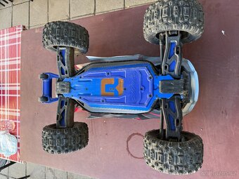 Traxxas Sledge 1:8 RTR - 7