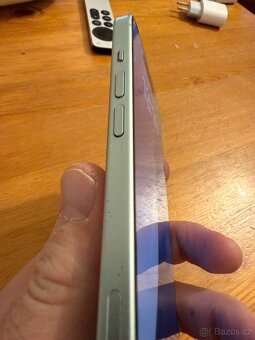 Apple 15 128gb  zelená - USB-c - 7