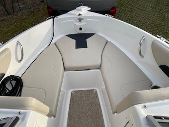 Motorová loď CHAPARRAL - 7