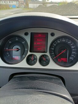 Prodám Volkswagen Passat kombi 103 kW, TZ - 7
