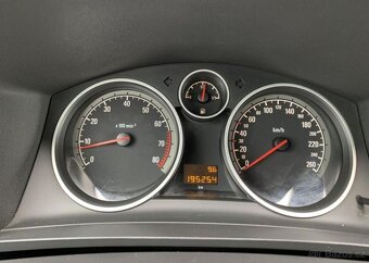 Opel Zafira 1.6i CNG 7MÍST KLIMA TAŽNÉ manuál 69 kw - 7