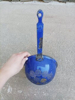 Smaltovaný tmavě modrý cedník - 7