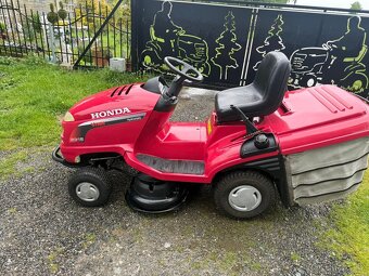 Zahradní traktůrek Honda 2315 - 7