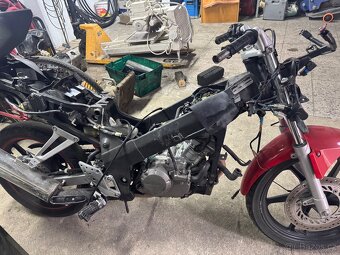 Honda cbr125r 2005 - 7
