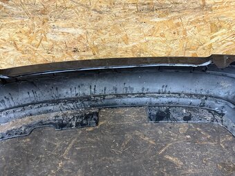 ZADNÍ NÁRAZNÍK VW BORA LIMUZINA - 7