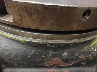 Ruční otočný stůl pro frézku - 7