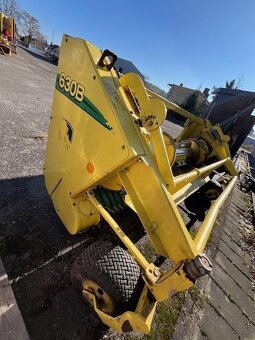 Řezačka John Deere - 7
