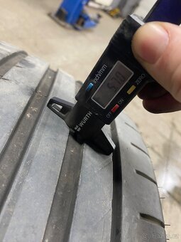 225/40R18 - 7