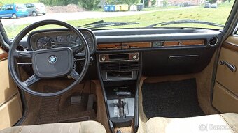 BMW E3 3.0 S - 7