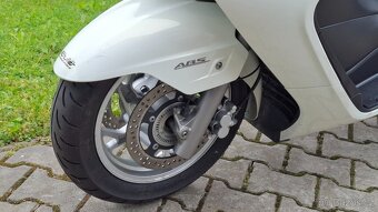 Suzuki Burgman 400 - r. 2011, najeto 42.318 km - 7