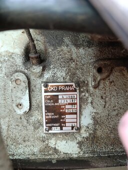 Prodám traktor domácí výroby - 7