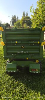 Přives šestikolový John Deere - 7
