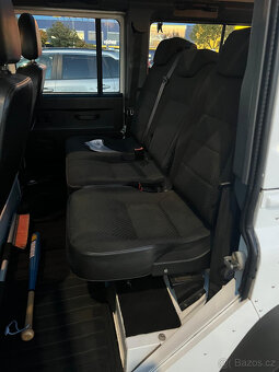 LAND ROVER DEFENDER - 7