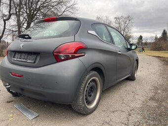 Peugeot 208. RV2016. Najeto 74000km - 7