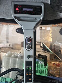 Traktor New Holland - 7