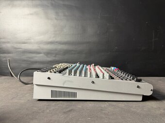 Behringer EURORACK UB1832FX-PRO - 7