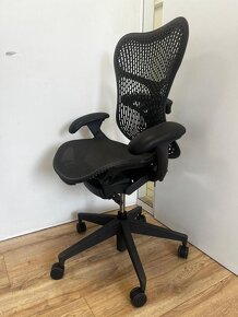 Kancelářská židle Herman Miller Mirra 2 Graphite - 7