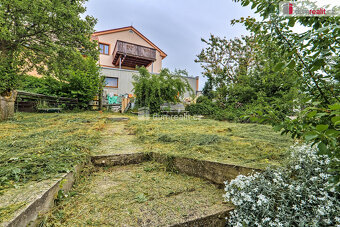 Prodej  P5 Lochkov 2 rodinné domy 320m2 pozemek 974m2 - 7