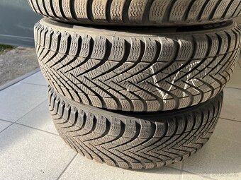 185/60 R15 5X100 Pirelli 5,5mm - 7