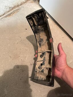 Plast na zadním nárazníku (Land Rover Discovery 2) - 7