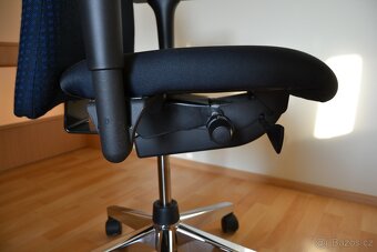 Kancelářská židle Haworth (Německo) PC 16300,- - 7