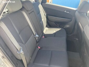 Hyundai i30, 1,6 CRDi CW 66 kW, klimatizace, STK do 05/26 - 7