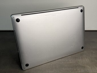MacBook Pro 16'' 2019 / i7 / 16GB / 512GB SSD / Silver - D - 7