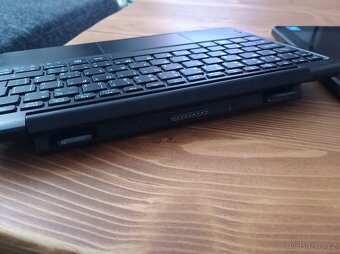 Acer One 10 (notebook/tablet 2v1) - 7