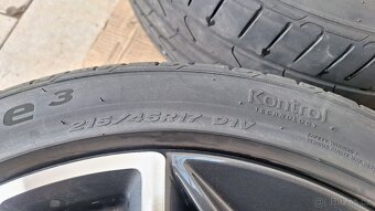 Alu kola Hyundai 17" 4x100 letní pneu 215/45 R17 5-6mm i20 - 7