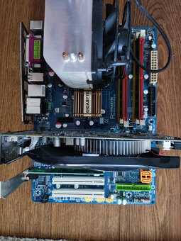 Základová deska GIGABYTE, CPU Core2Duo, 4G RAM, GPU HD5770 - 7