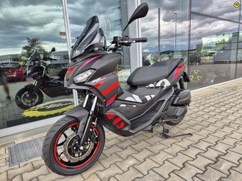 Aprilia SR GT 200 REPLICA - 7
