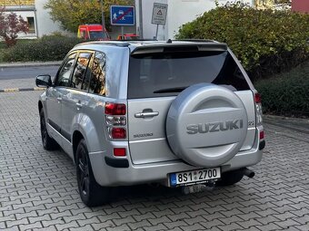 Suzuki Grand Vitara II 2.0i LPG 4x4 Kůže Xenony Tažné Šíbr - 7